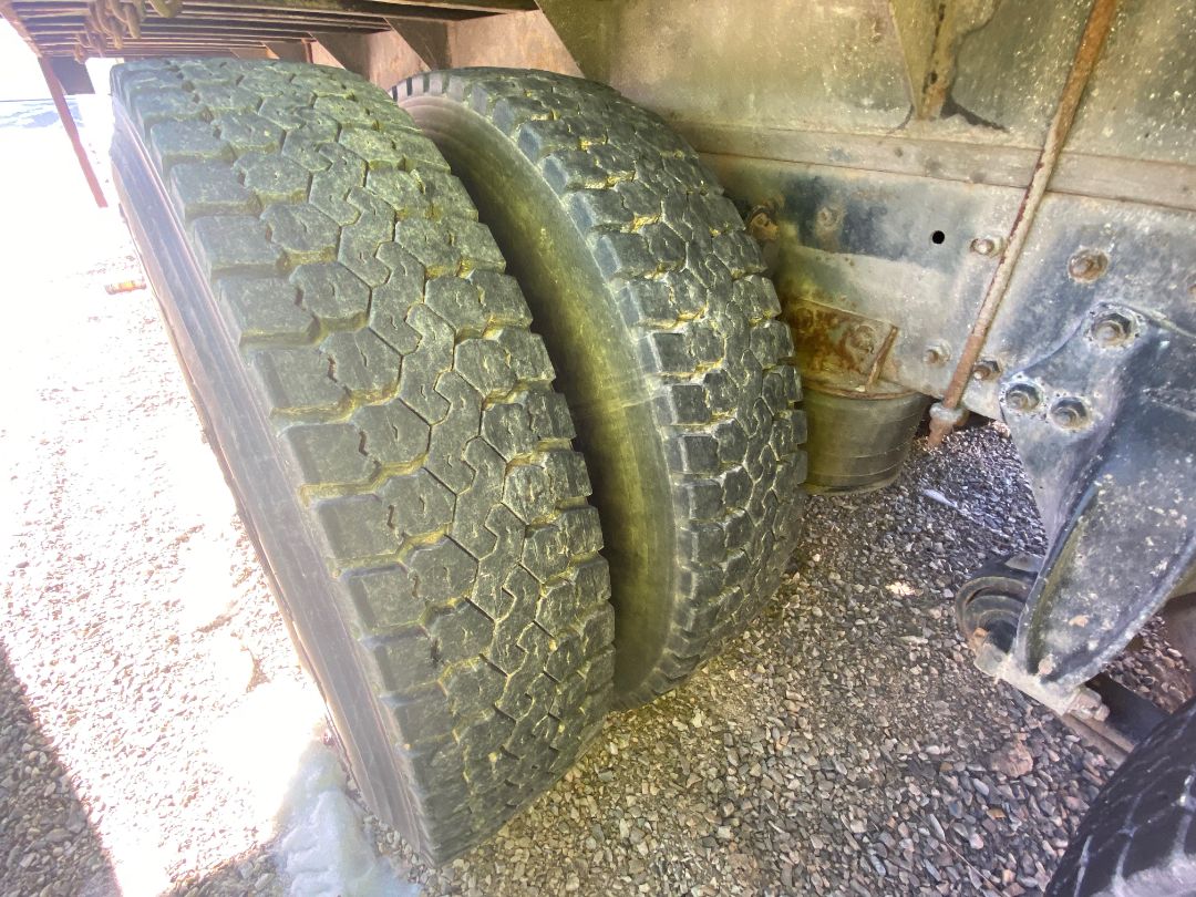 1995 FREIGHTLINER FL80 - Image 24